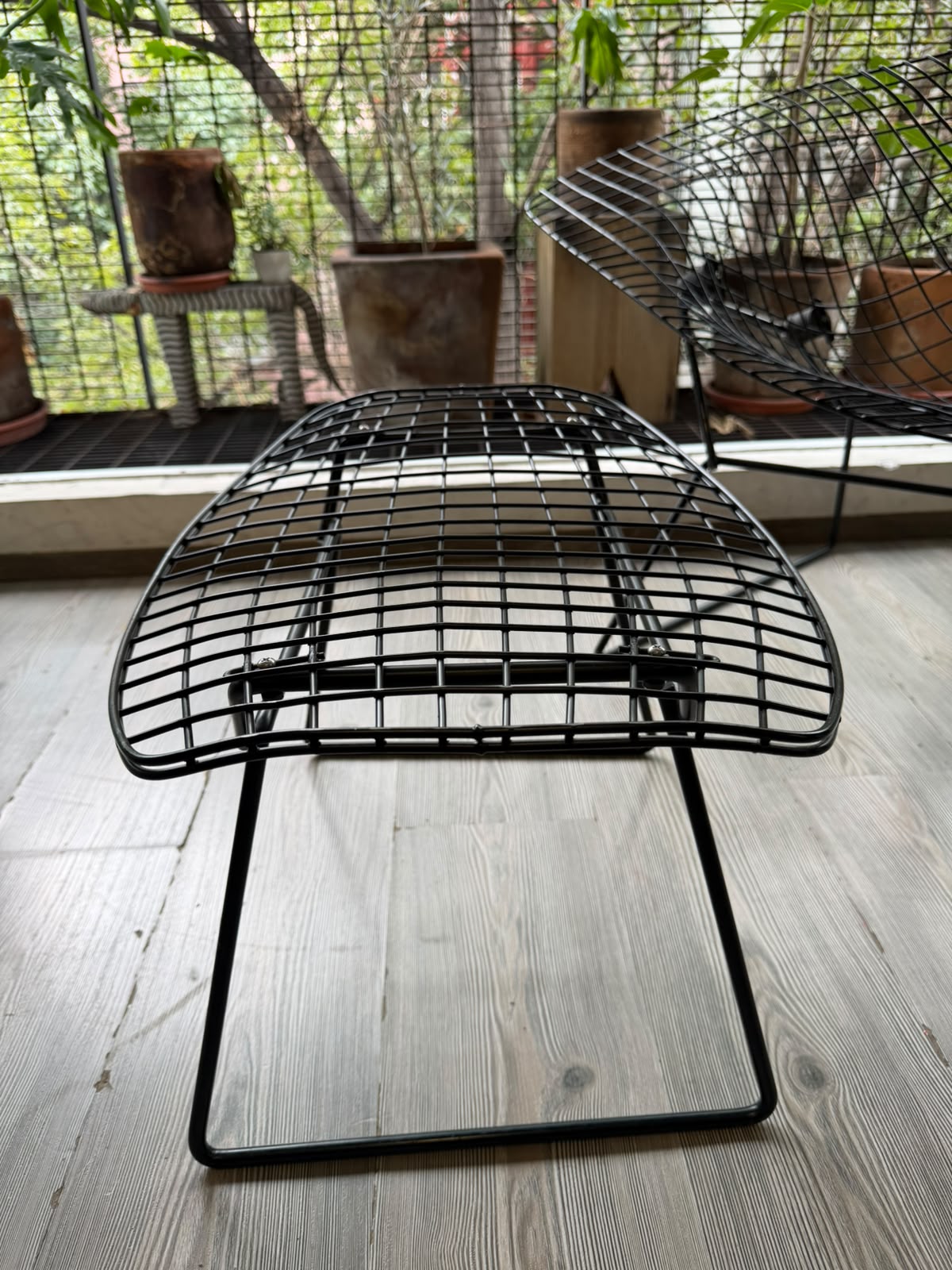 Bertoia Large Diamond Chair & Ottoman         Knoll