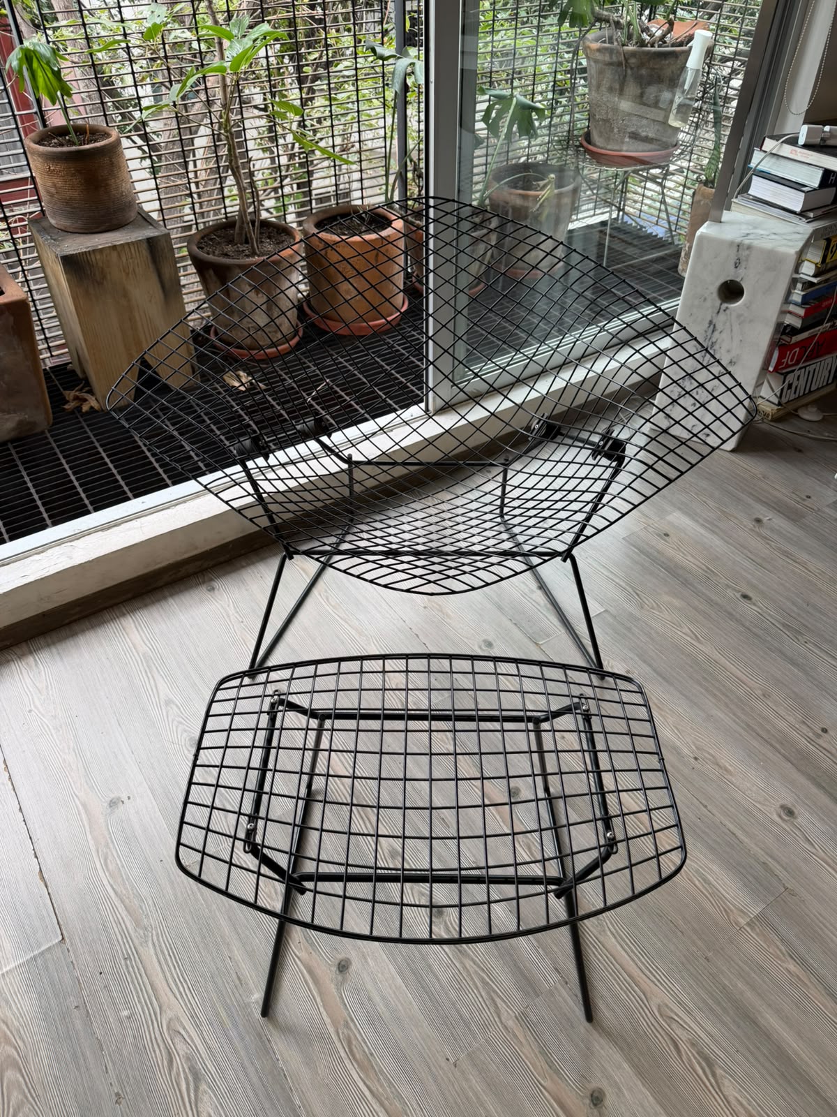 Bertoia Large Diamond Chair & Ottoman         Knoll