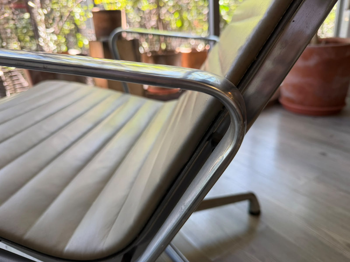 Eames Aluminum Group Lounge Chair         Herman Miller