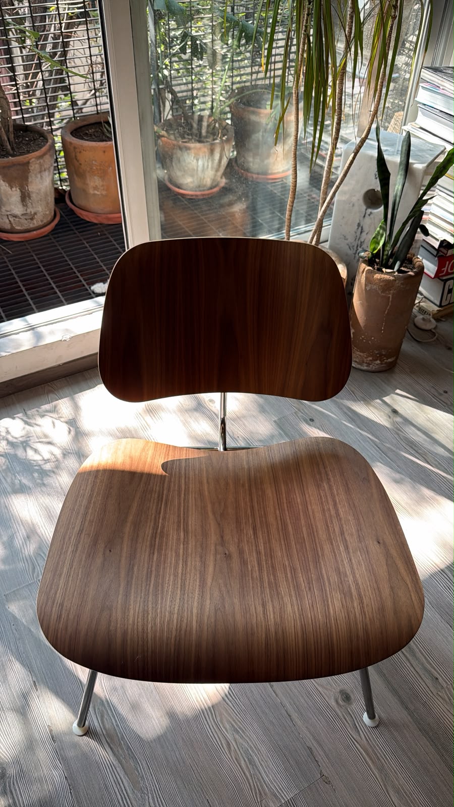 Eames LCM           Herman Miller