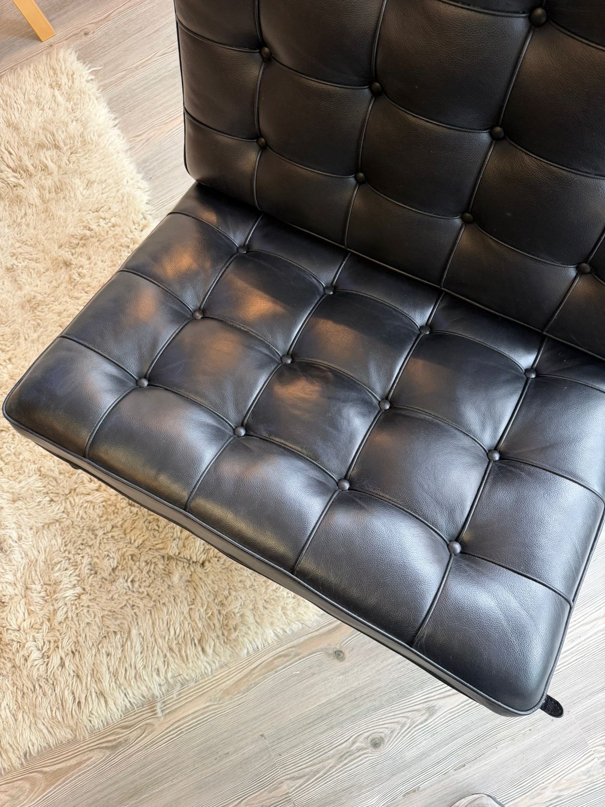 Barcelona Chair       Knoll sutdio