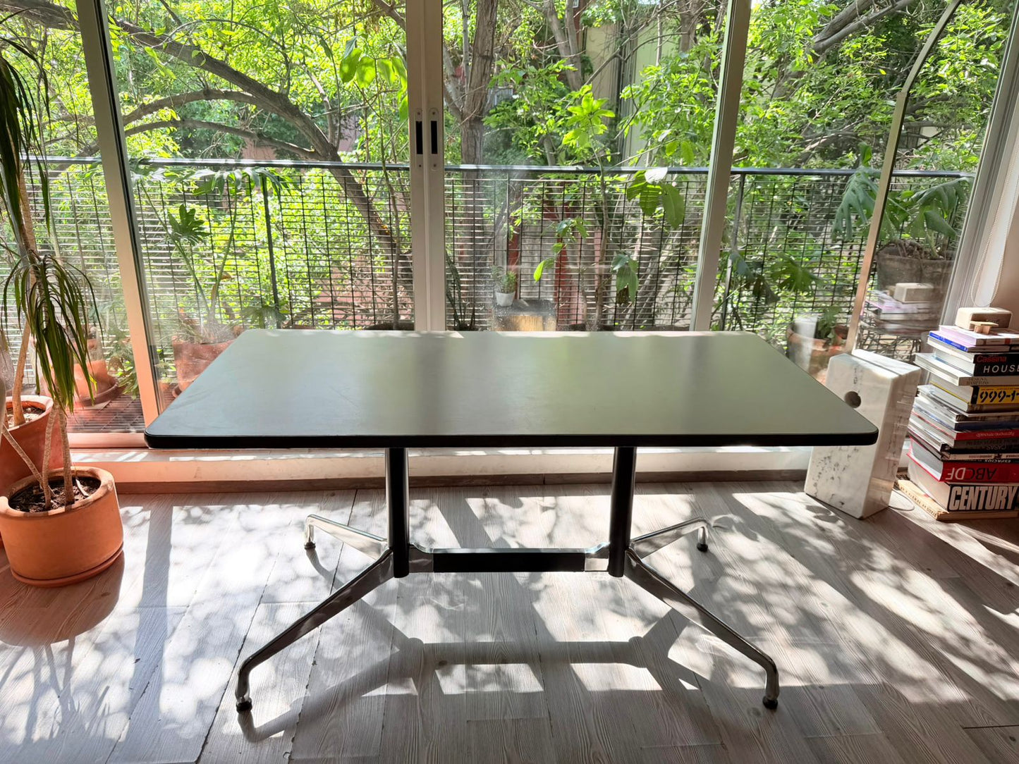 Table eames  rectangular base aluminium  segmented       Herman Miller