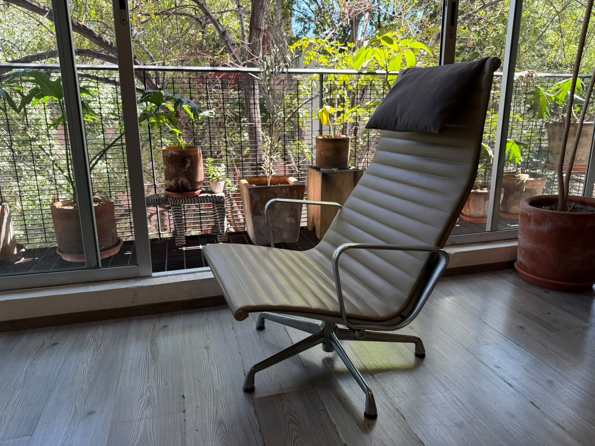 Eames Aluminum Group Lounge Chair         Herman Miller