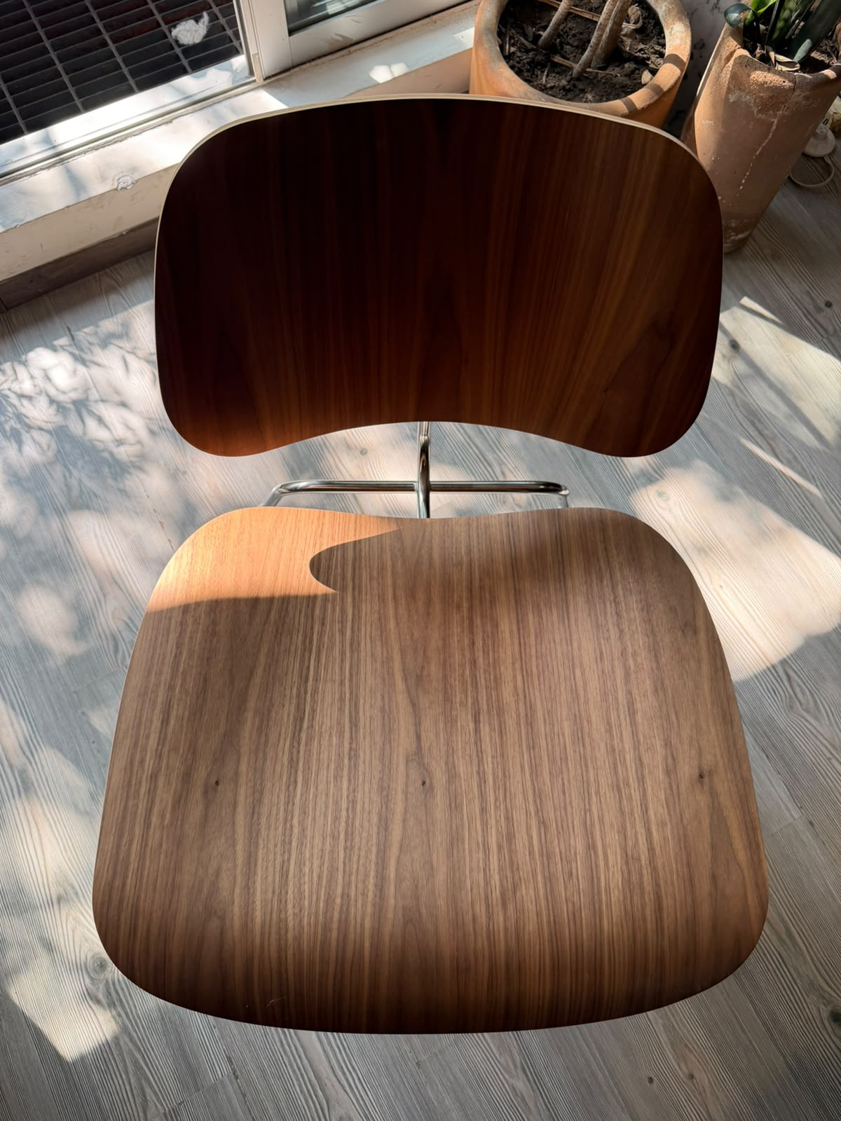 Eames LCM           Herman Miller