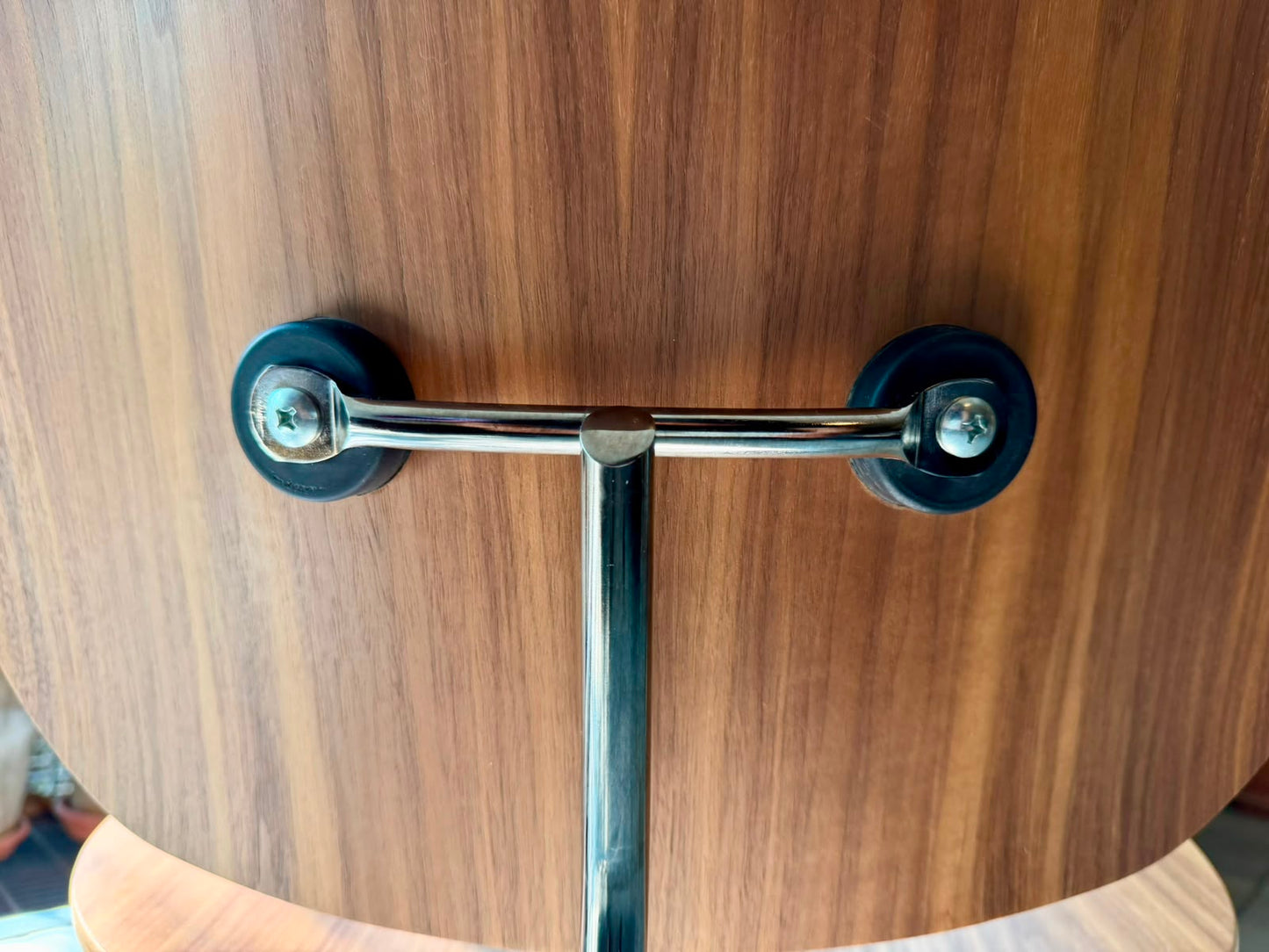 Eames LCM           Herman Miller