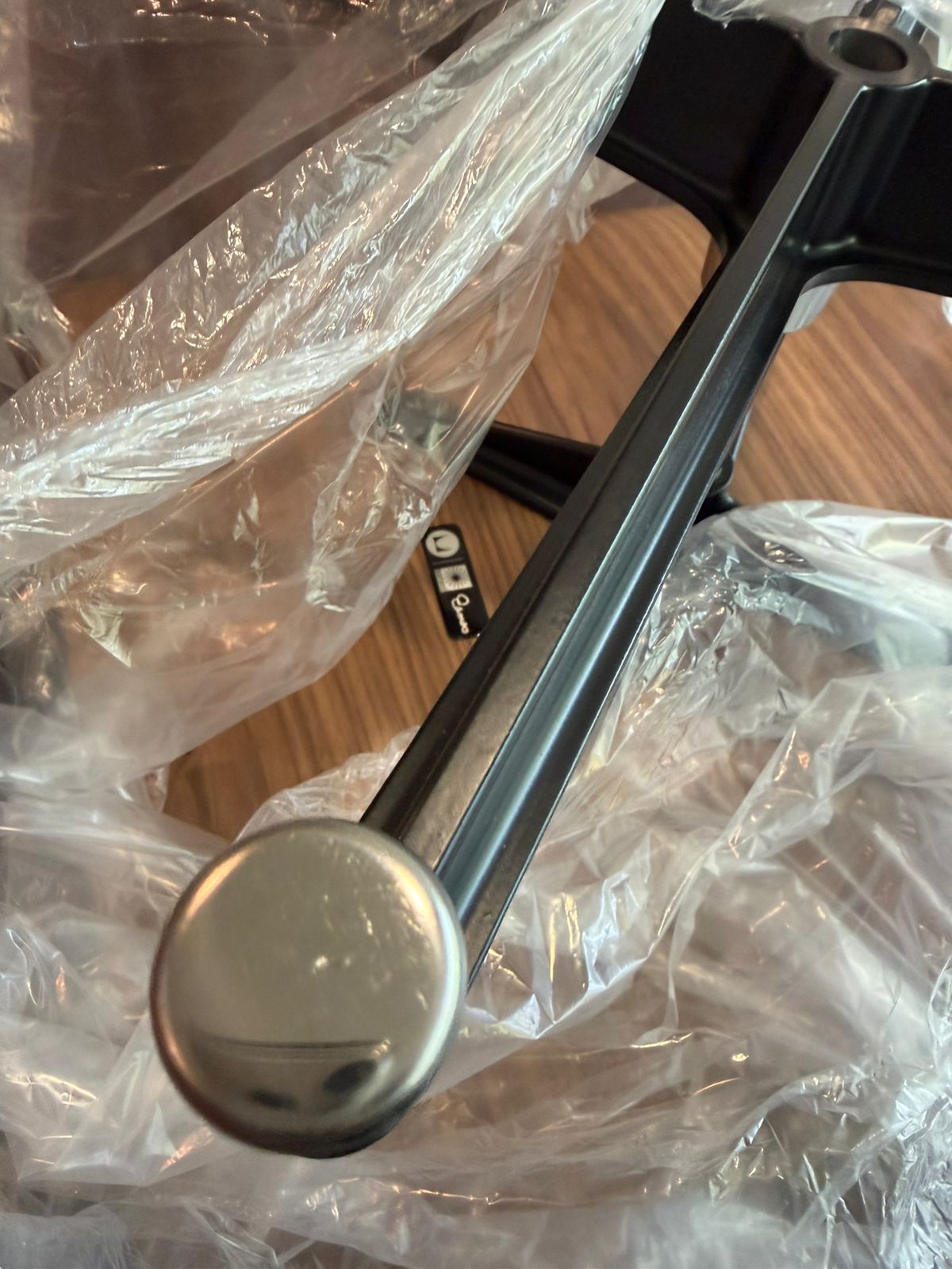 Eames Lounge & Ottoman        Herman miller