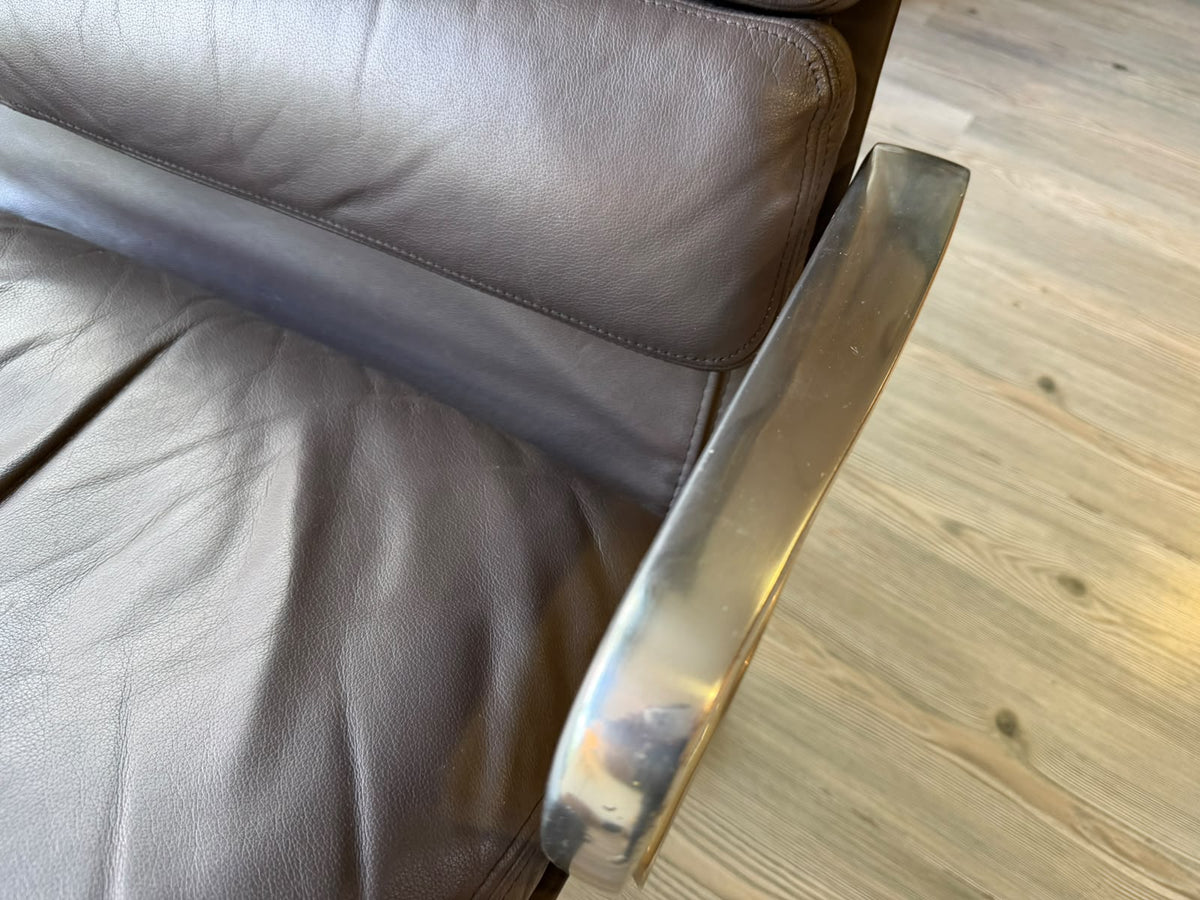 Eames Soft Pad Lounge Chair        Herman Miller