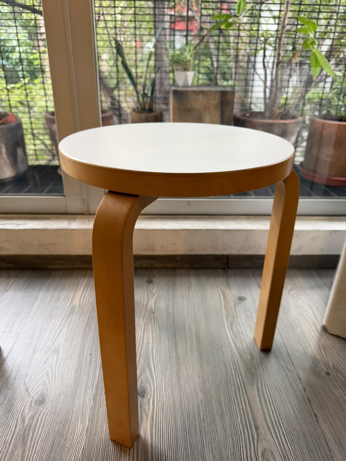 Stool 60       Artek