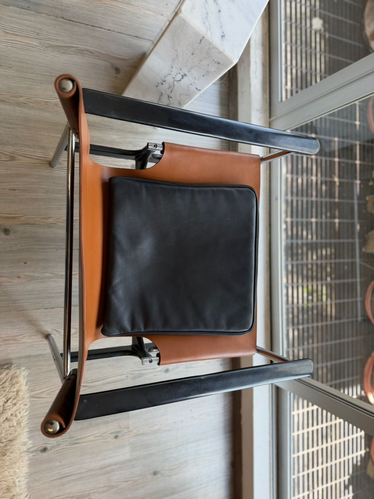 Pollock Arm chair      Knoll
