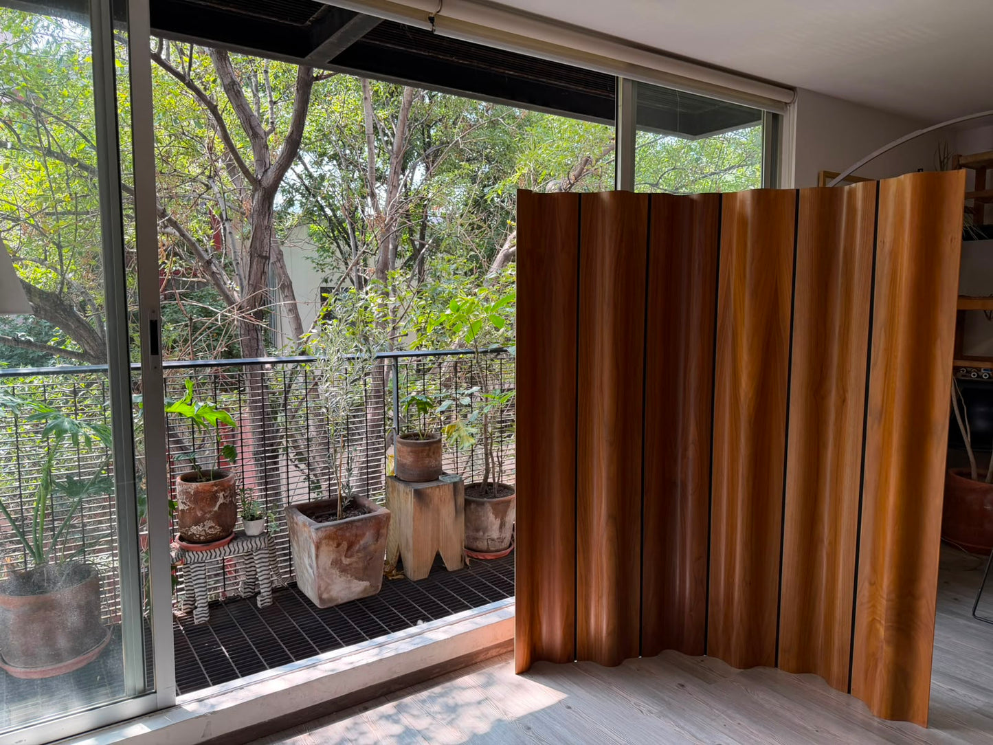 Eames FSW( Folding Screen Wood)         Herman Miller