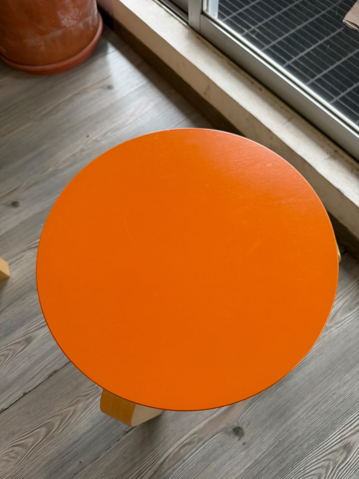 Stool 60       Artek