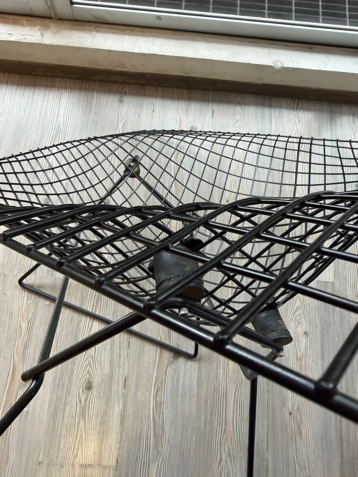 Bertoia Large Diamond Chair & Ottoman         Knoll