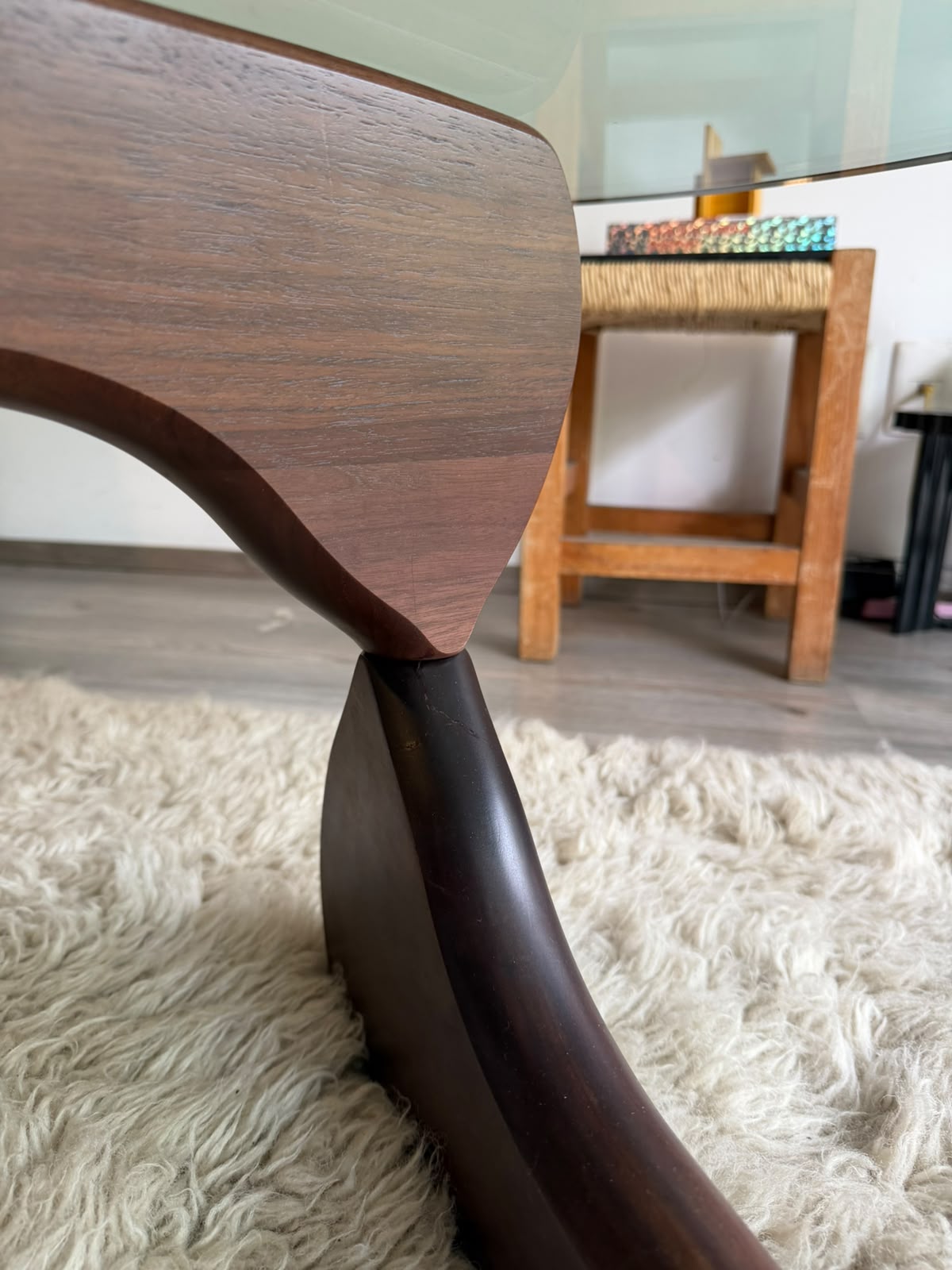 Noguchi table              Herman Miller
