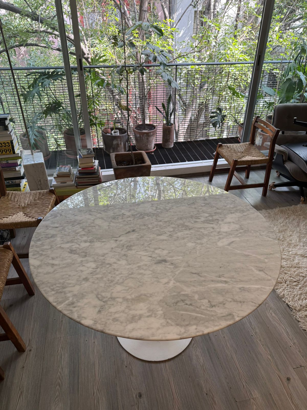 Saarinen Dining Table Round         Replica