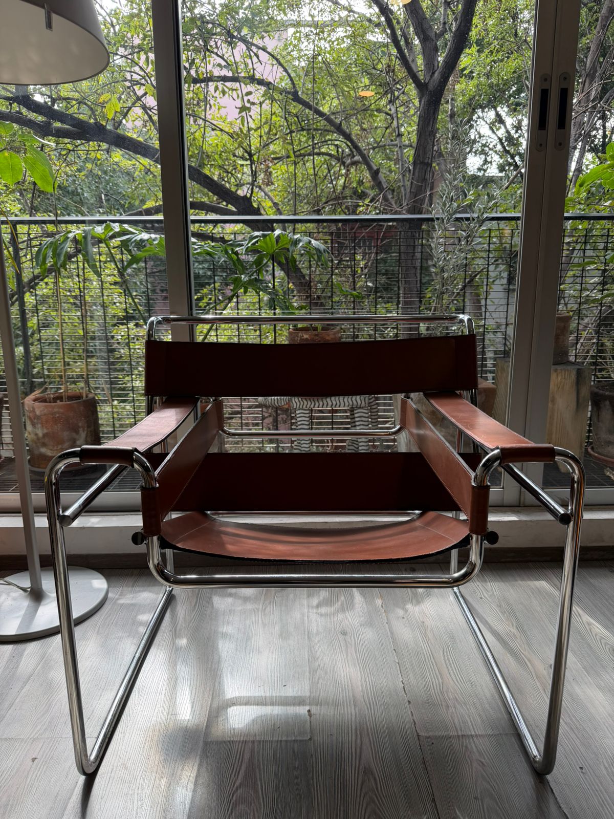 Wassily Chair         Knoll