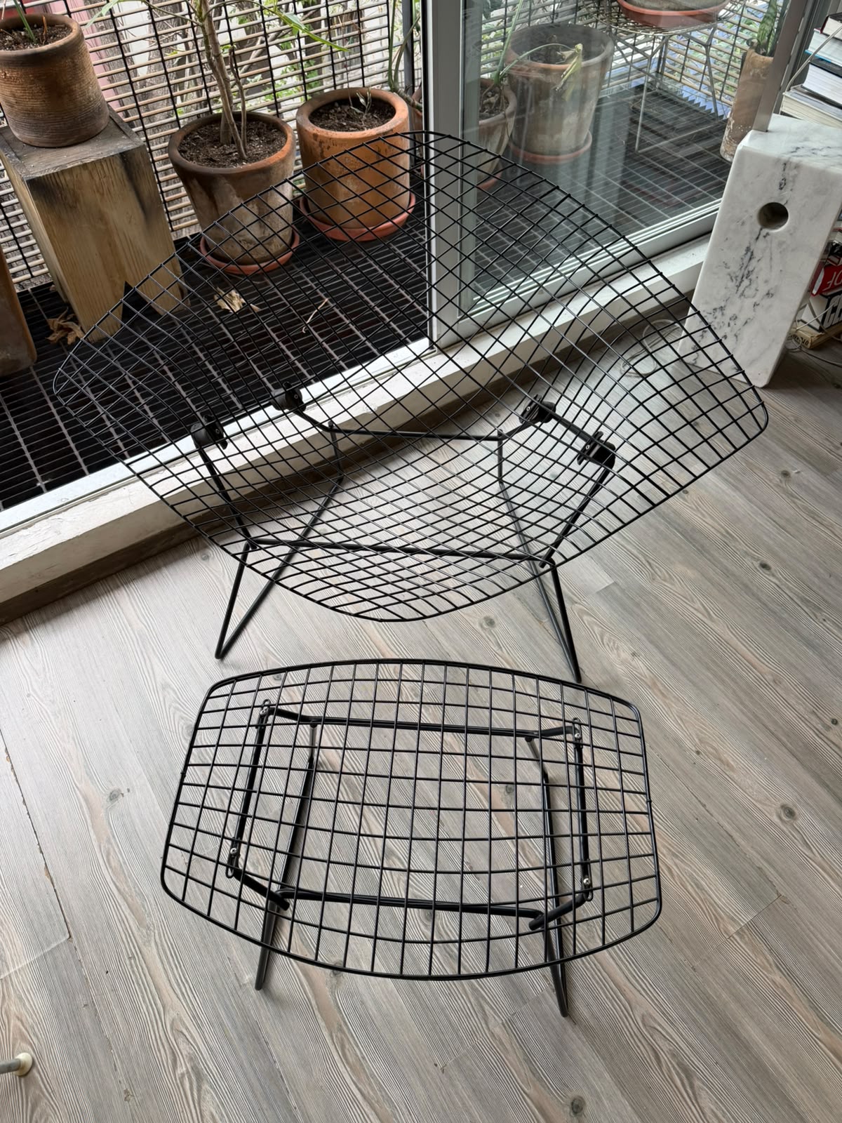 Bertoia Large Diamond Chair & Ottoman         Knoll