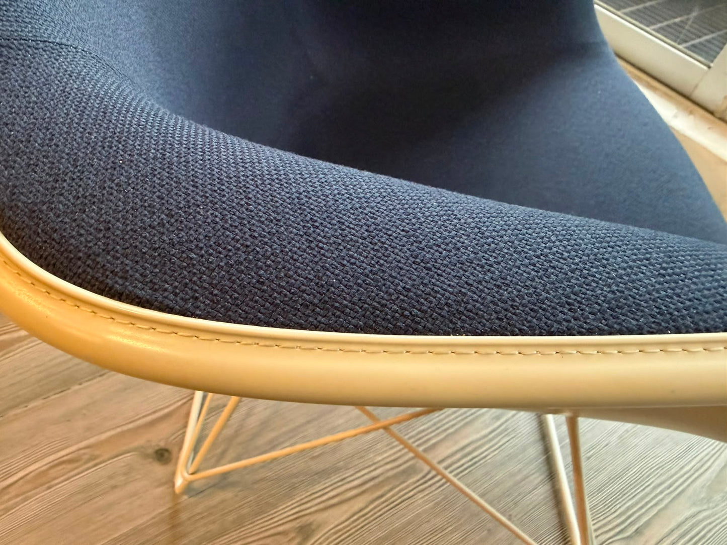 Eames LAR    Herman Miller