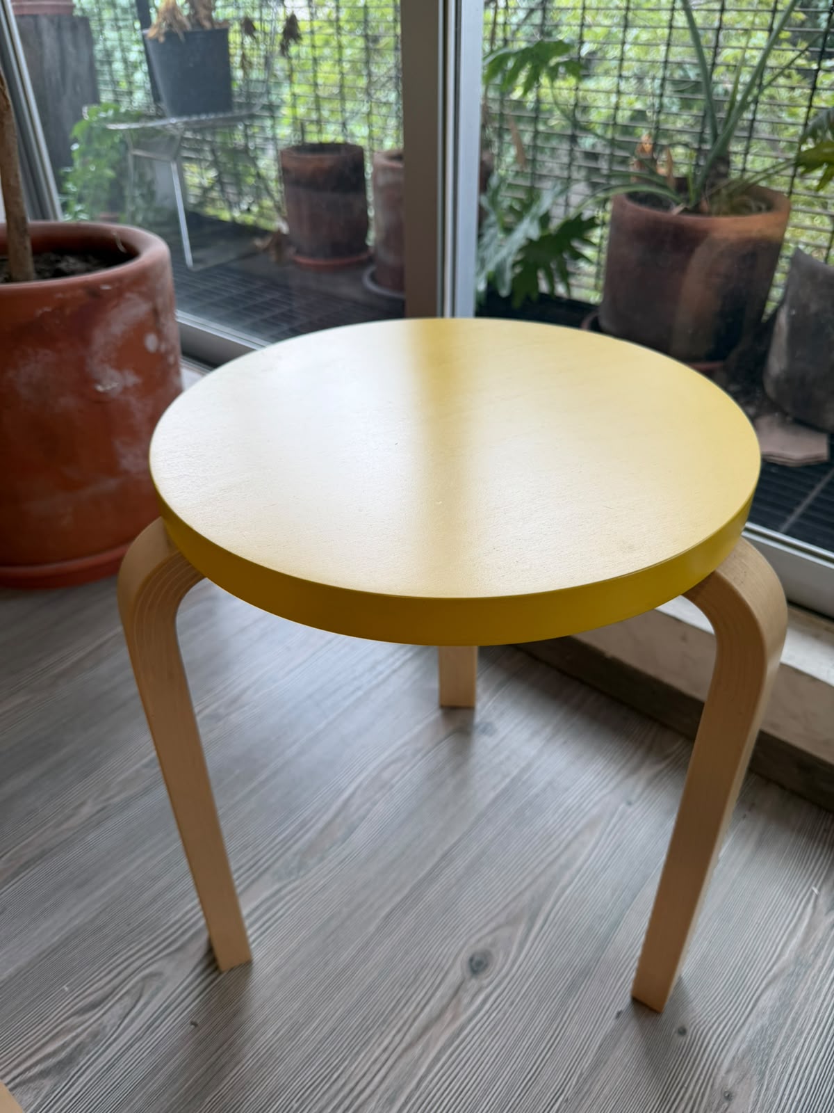 Stool 60       Artek