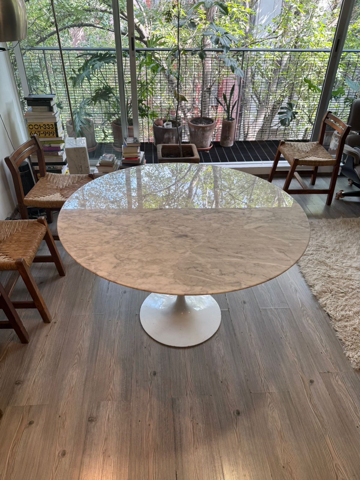 Saarinen Dining Table Round         Replica