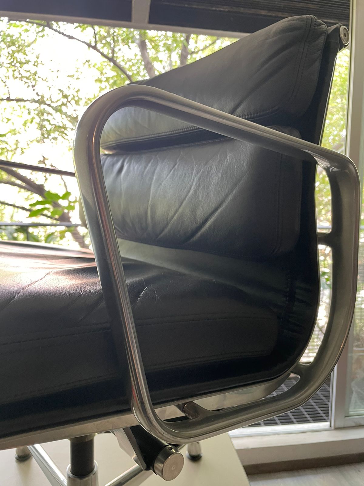 Eames Soft Pad EA 434 Chair           Herman Miller