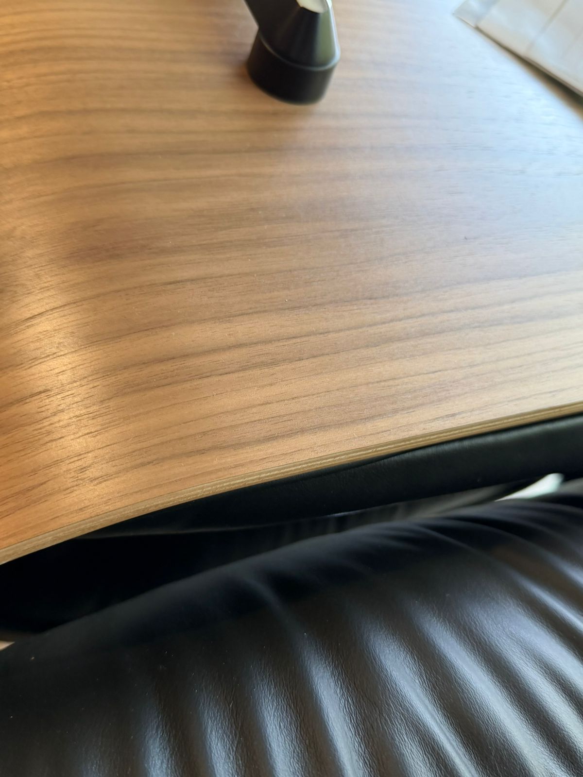 Eames Lounge & Ottoman        Herman miller