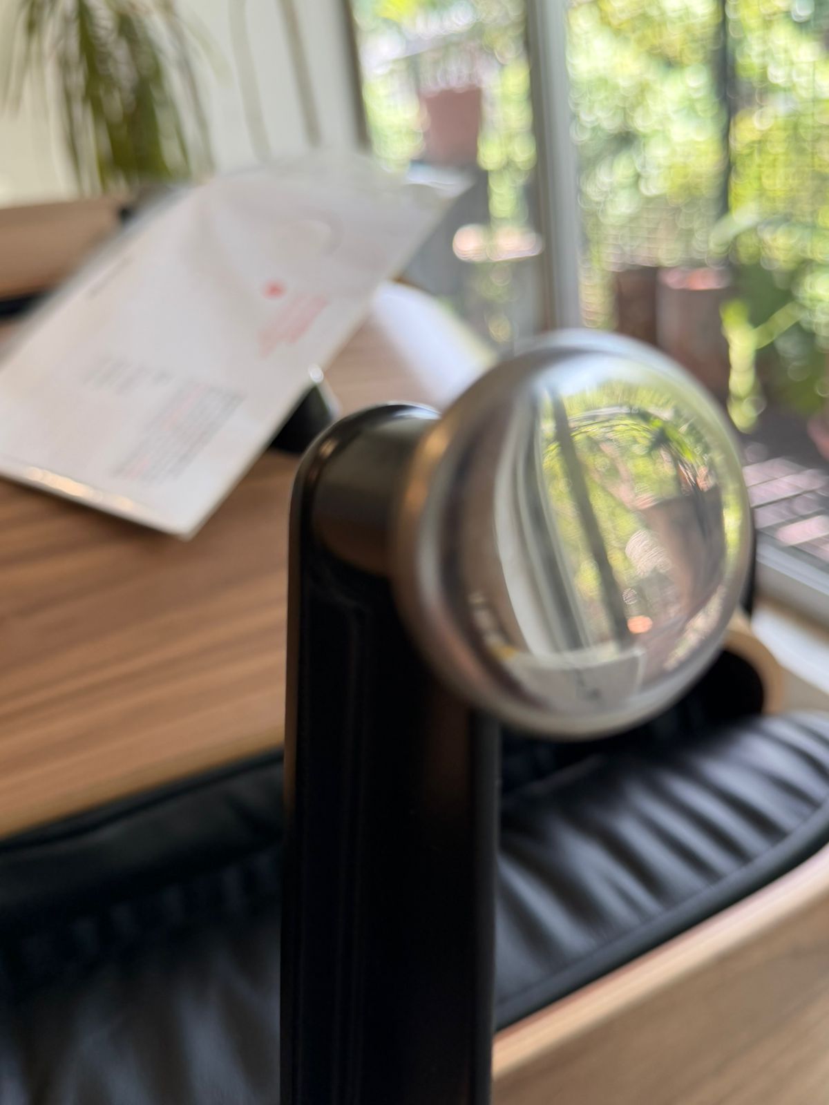 Eames Lounge & Ottoman        Herman miller