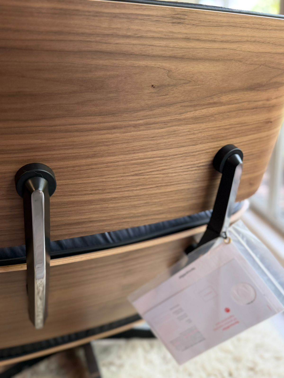 Eames Lounge & Ottoman        Herman miller