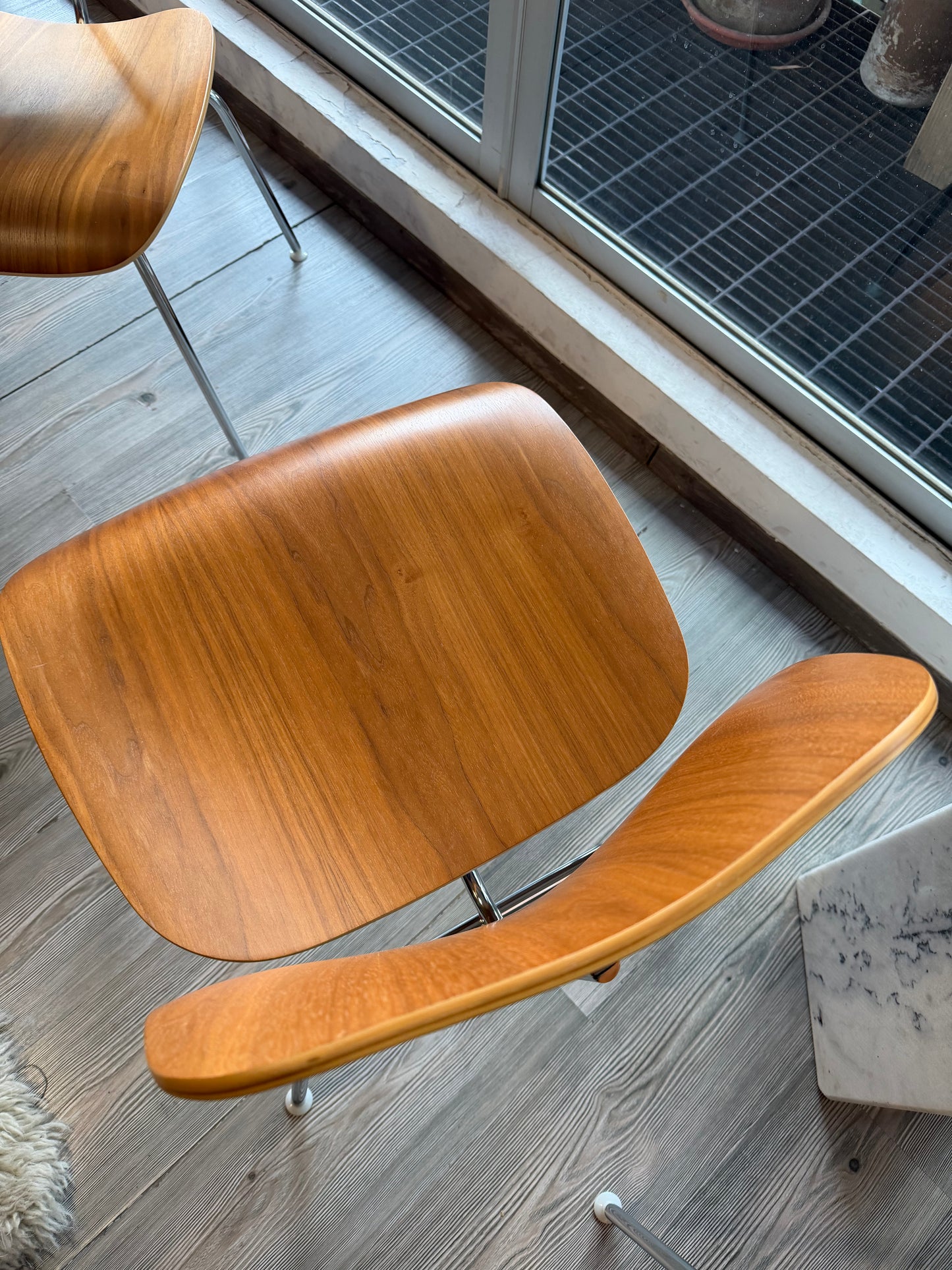 Eames DCM         Herman Miller