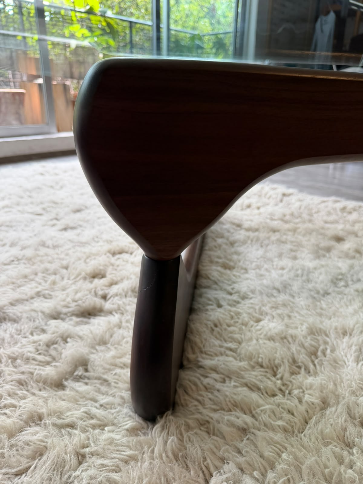 Noguchi table              Herman Miller
