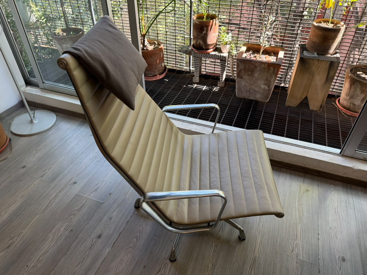 Eames Aluminum Group Lounge Chair         Herman Miller