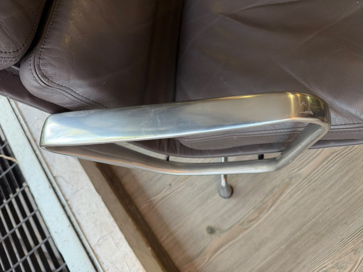 Eames Soft Pad Lounge Chair        Herman Miller