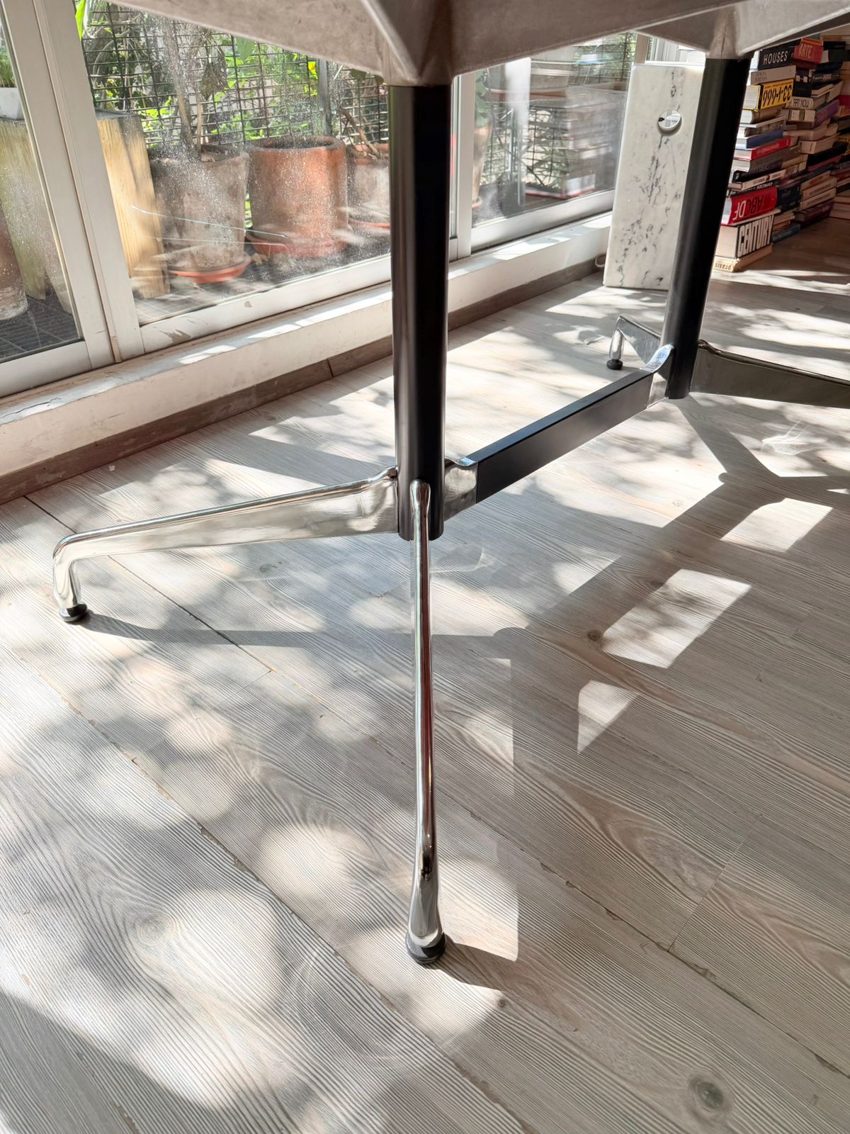 Table eames  rectangular base aluminium  segmented       Herman Miller