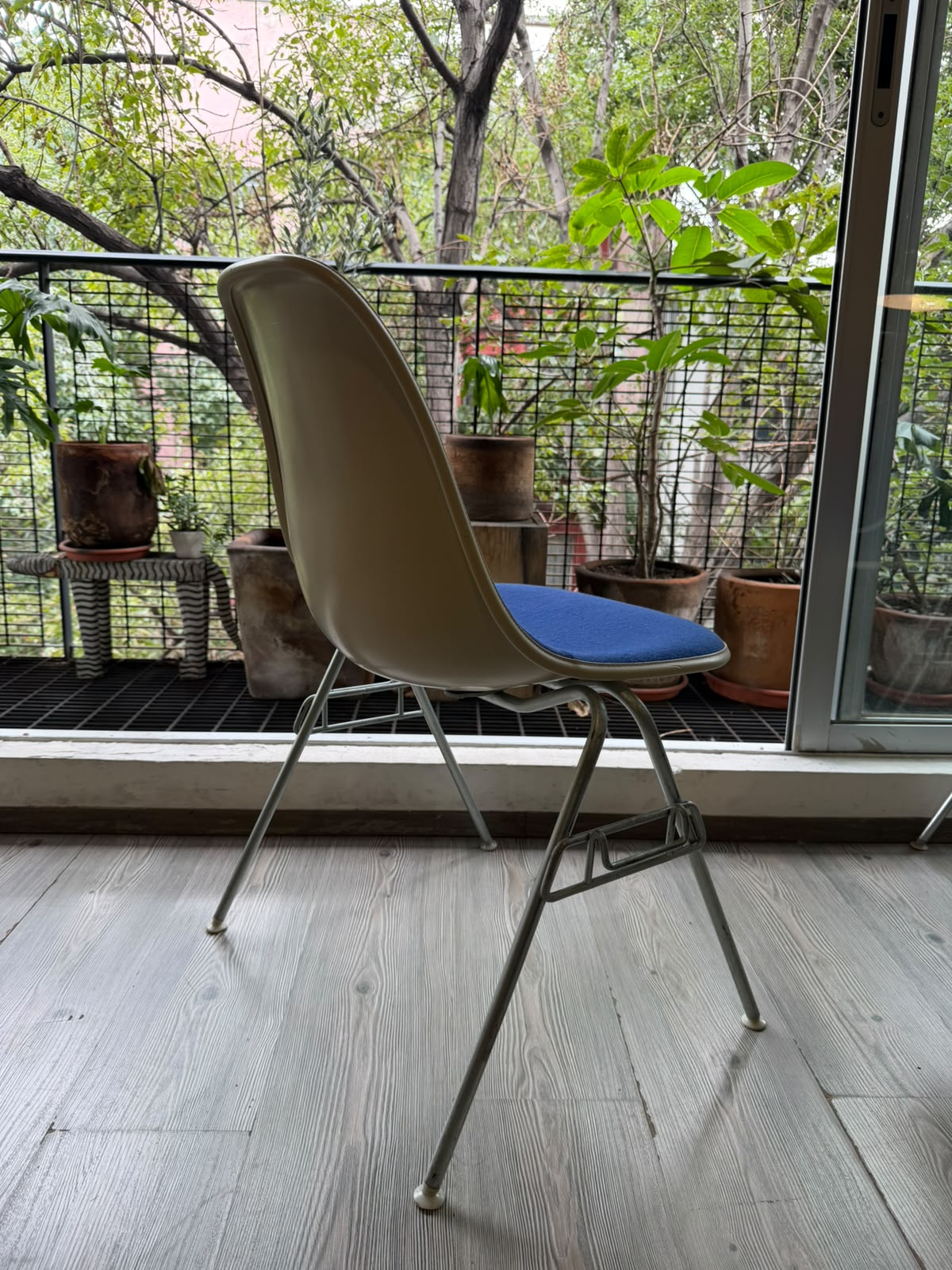 Eames DSS     Herman Miller