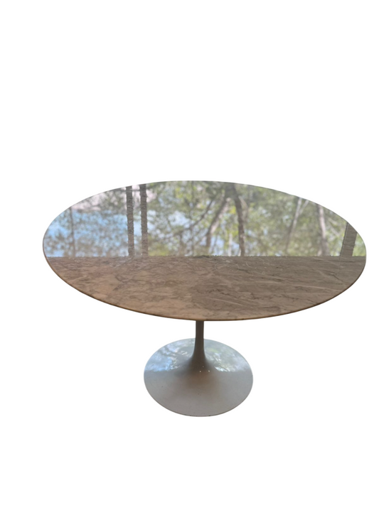 Saarinen Dining Table Round         Replica