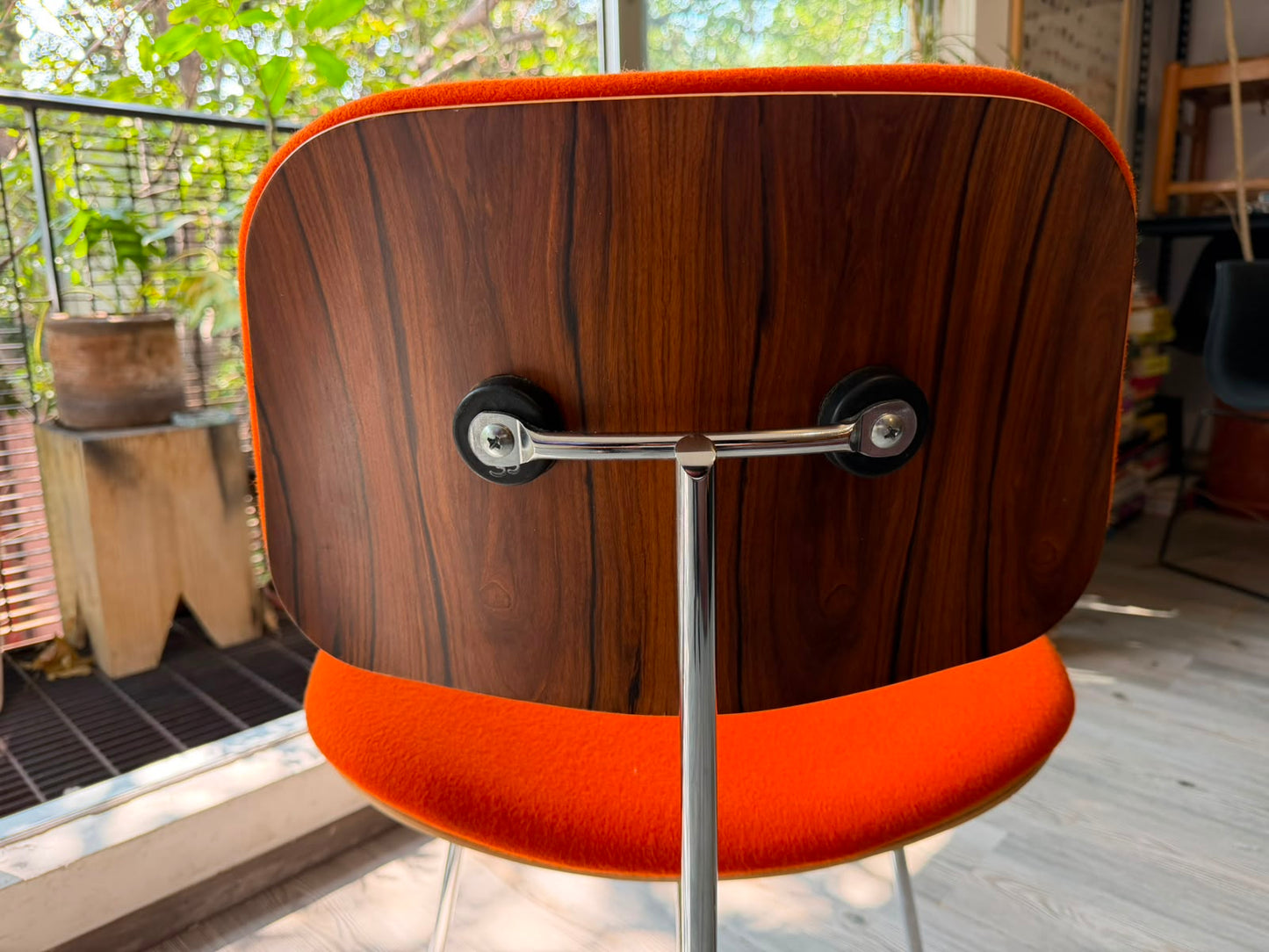 Eames DCM         Herman Miller