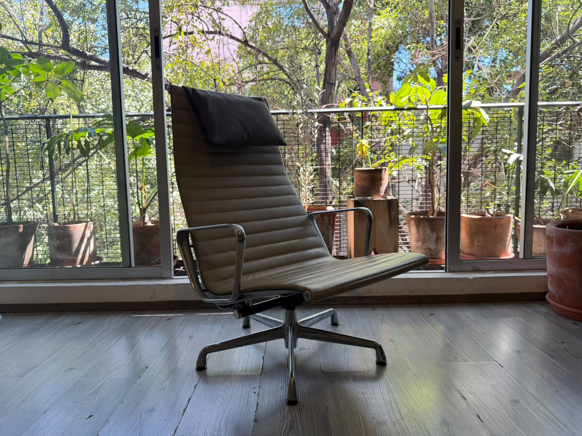 Eames Aluminum Group Lounge Chair         Herman Miller