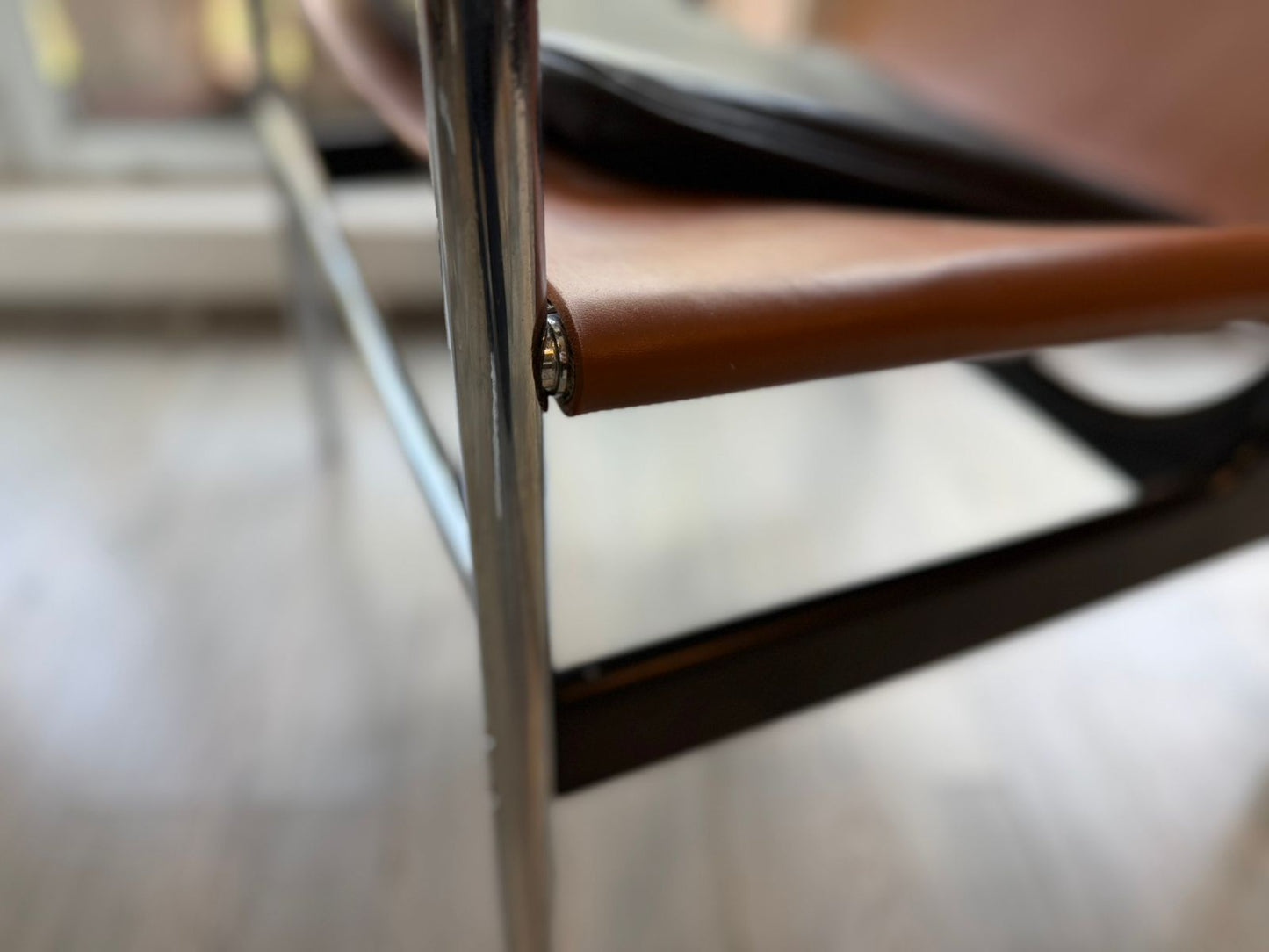 Pollock Arm chair      Knoll