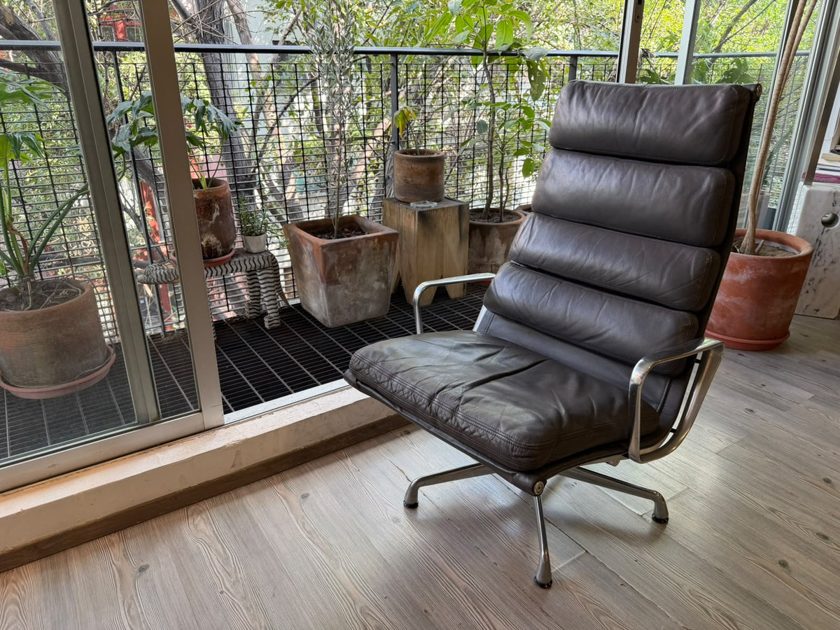 Eames Soft Pad Lounge Chair        Herman Miller