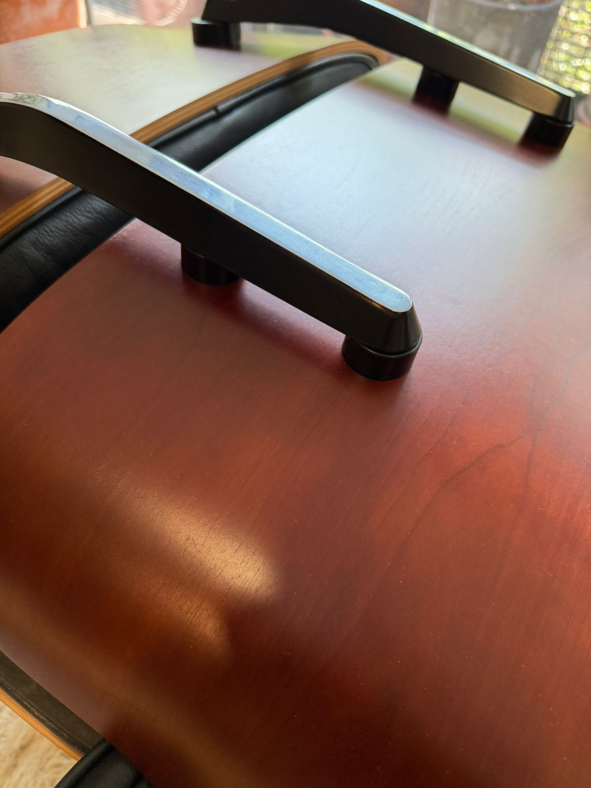 Eames Lounge & Ottoman       Herman Miller
