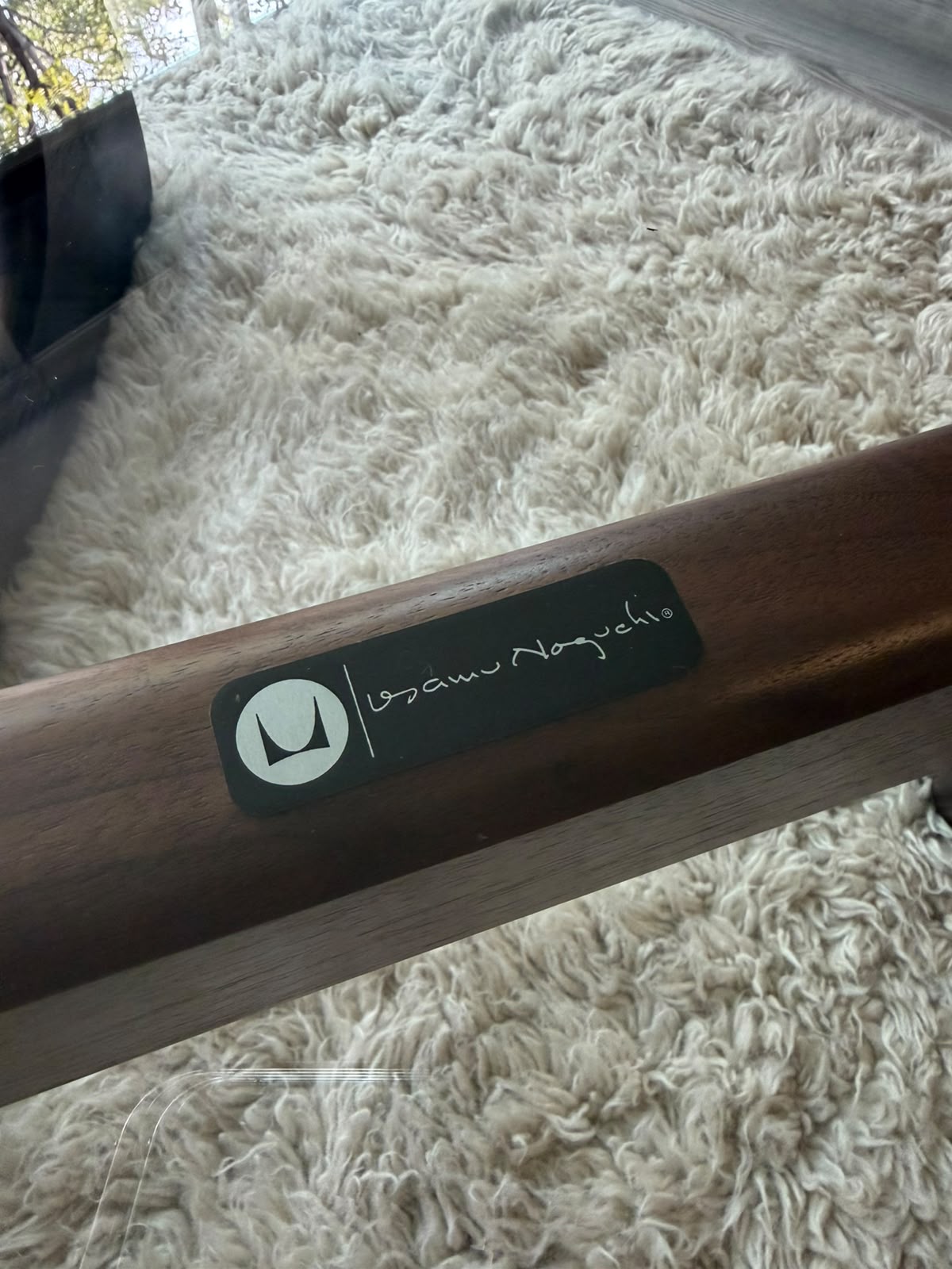 Noguchi table              Herman Miller