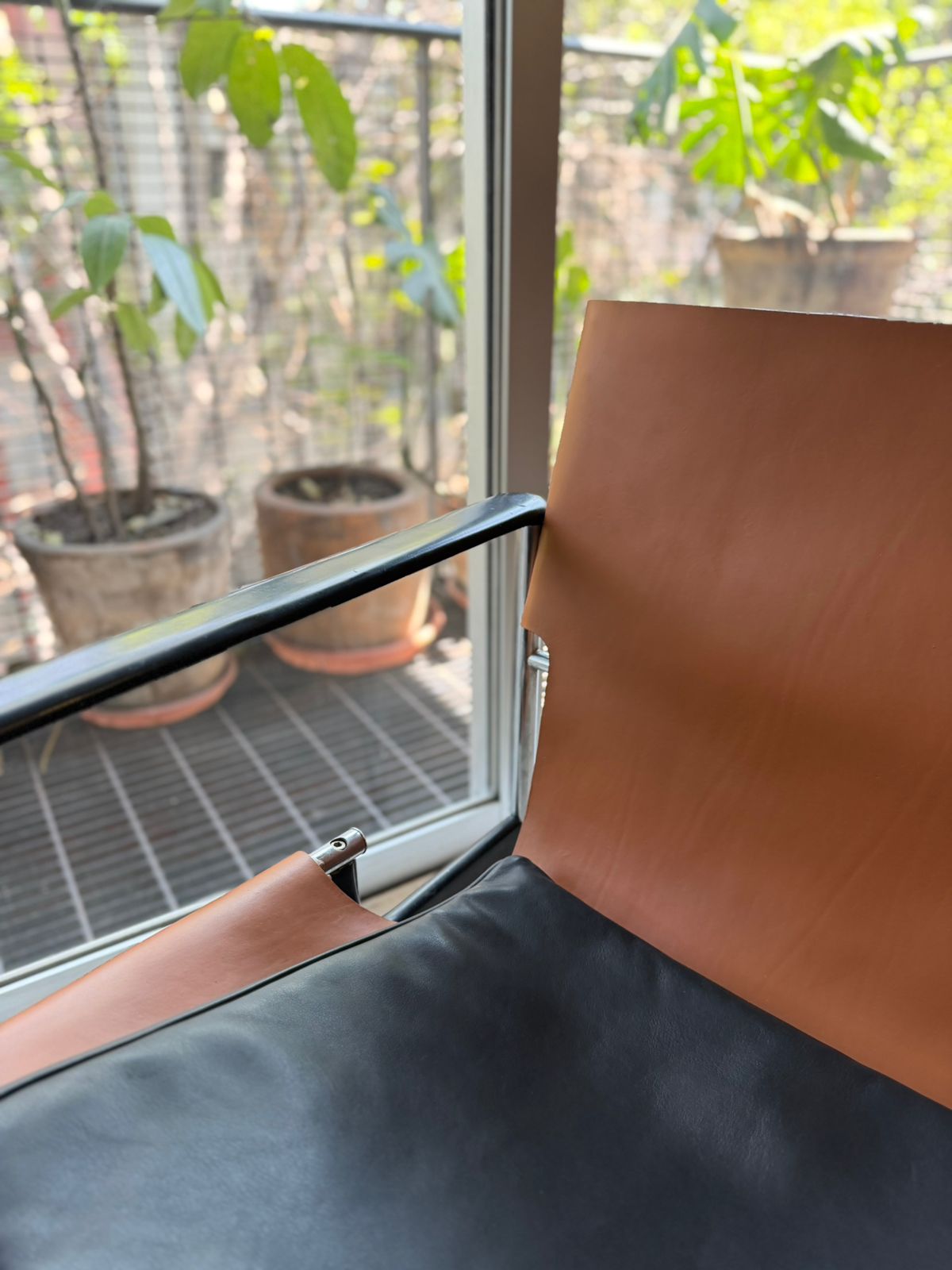 Pollock Arm chair      Knoll