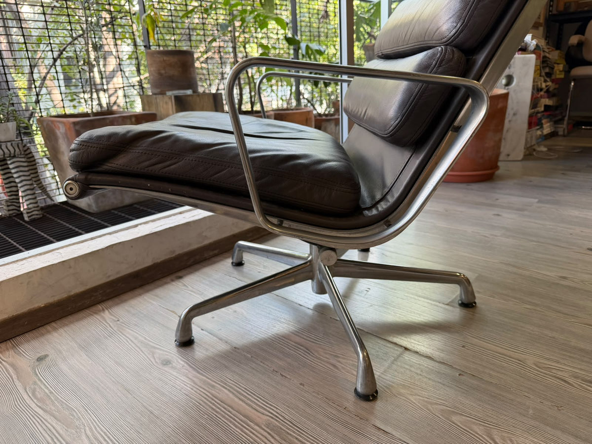 Eames Soft Pad Lounge Chair        Herman Miller