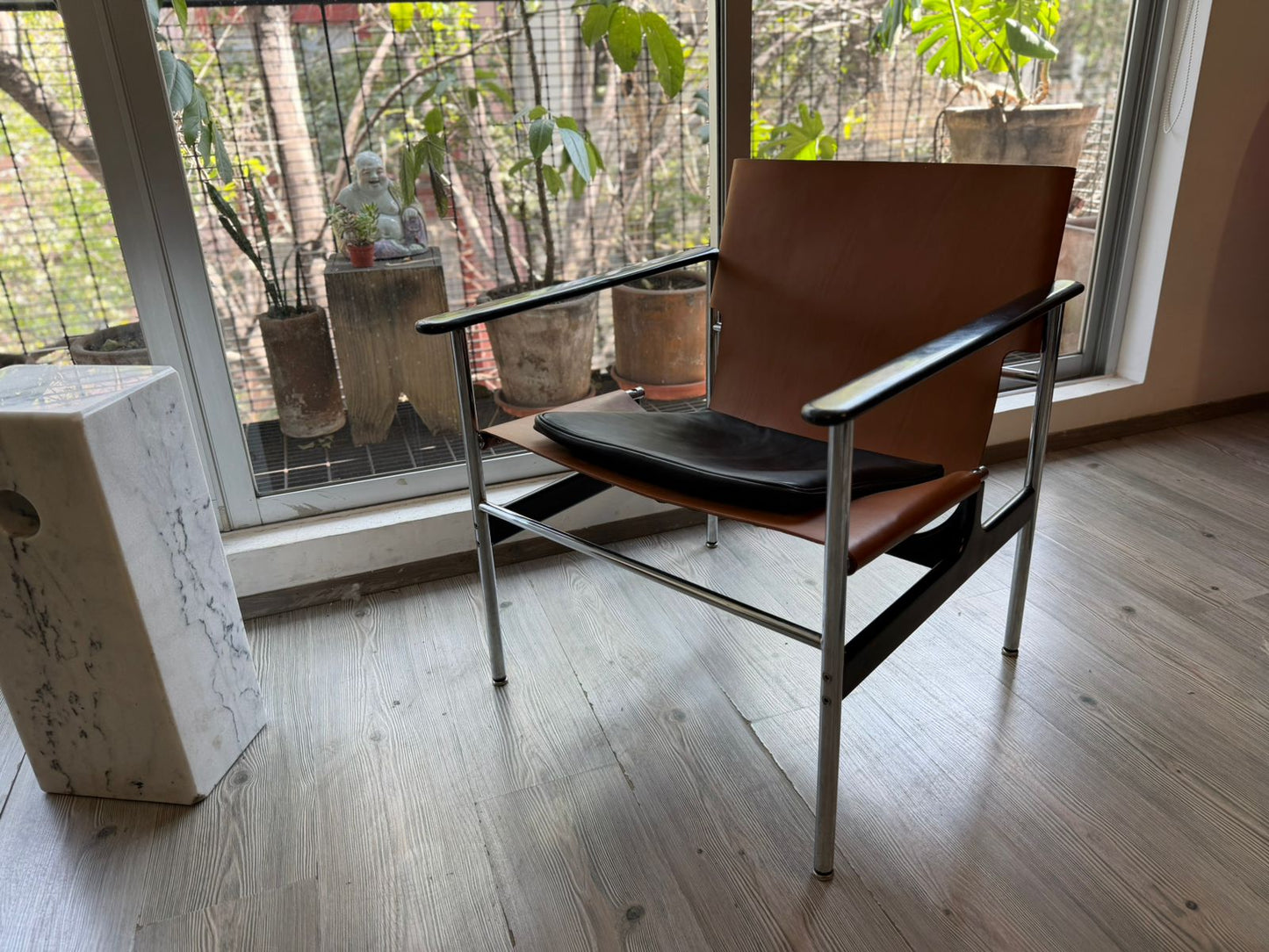 Pollock Arm chair      Knoll