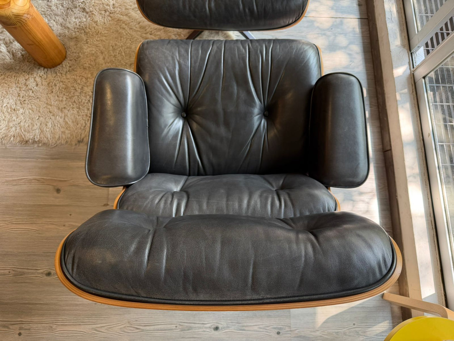 Eames Lounge & Ottoman       Herman Miller