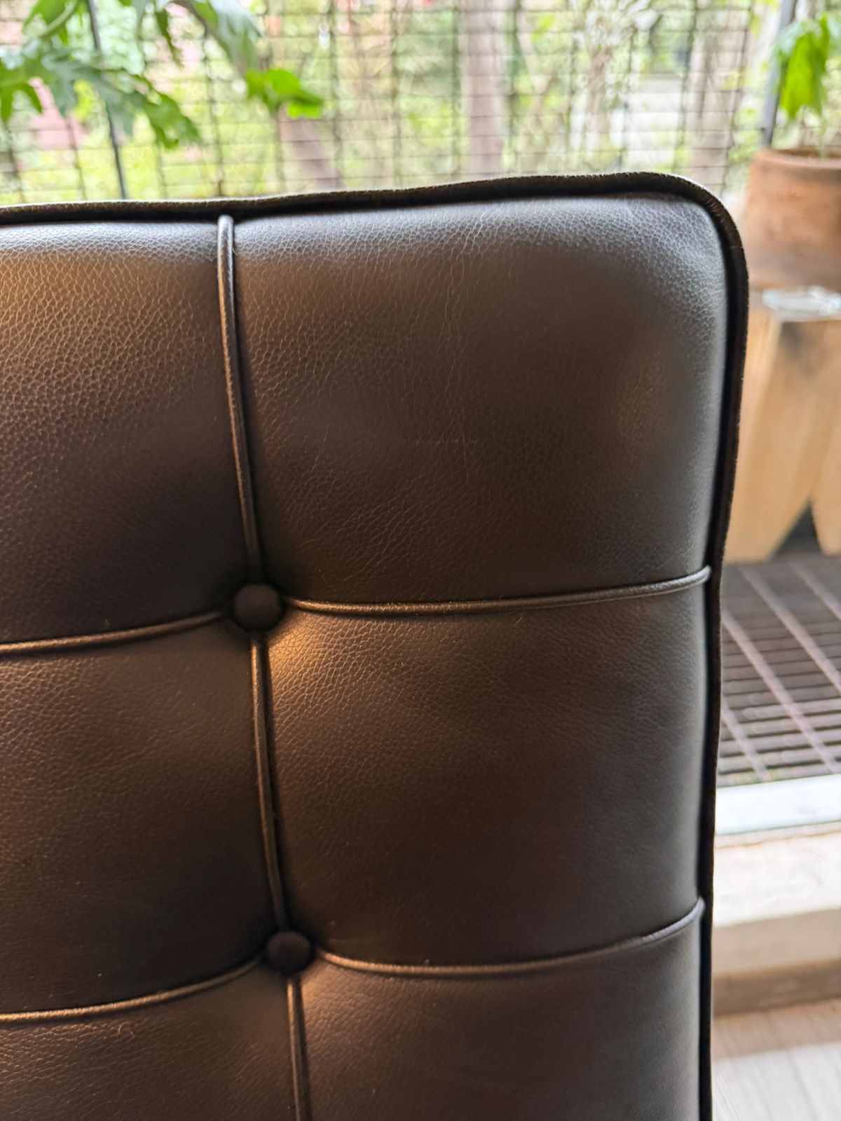 Barcelona Chair       Knoll sutdio