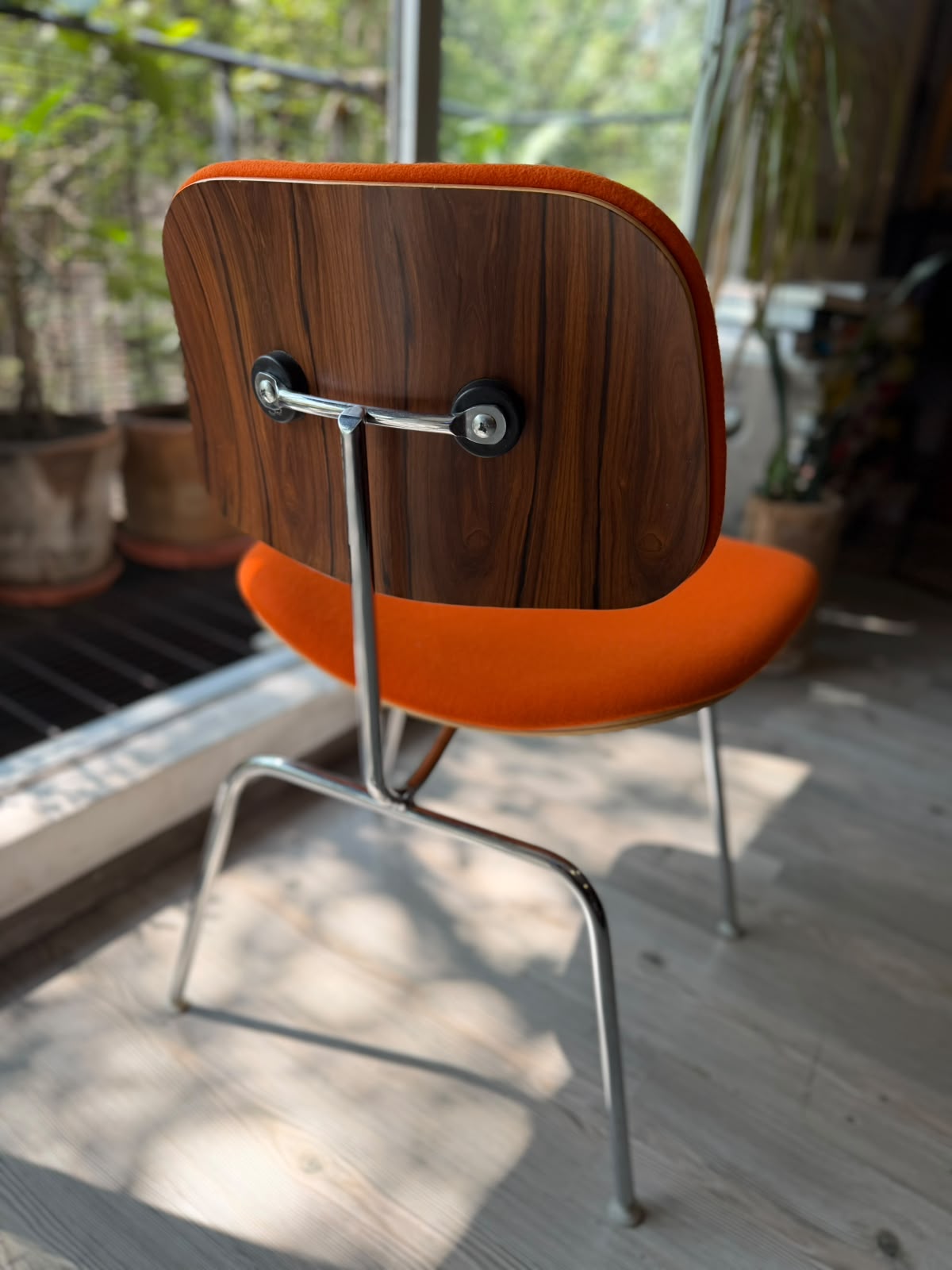 Eames DCM         Herman Miller