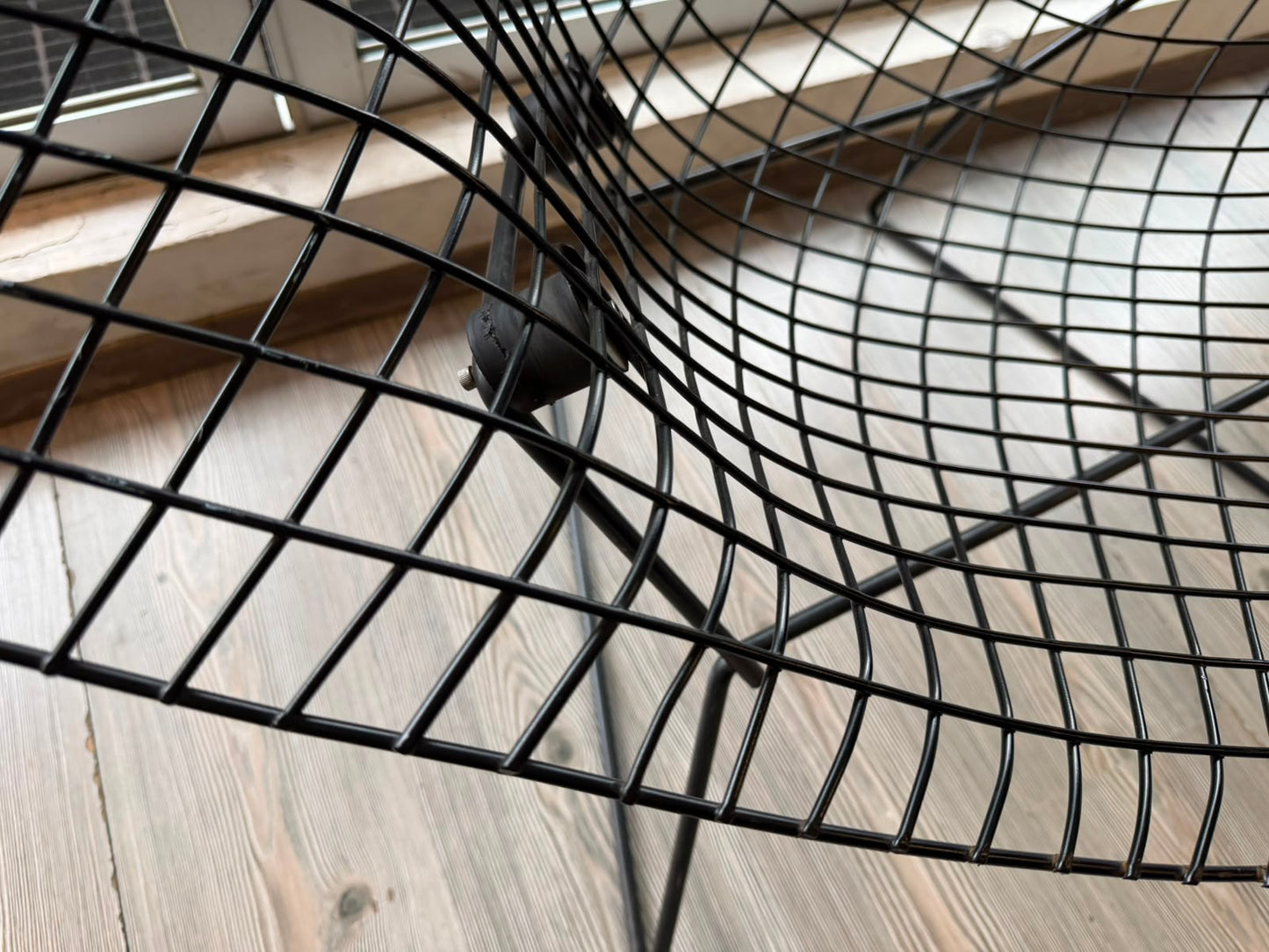 Bertoia Large Diamond Chair & Ottoman         Knoll