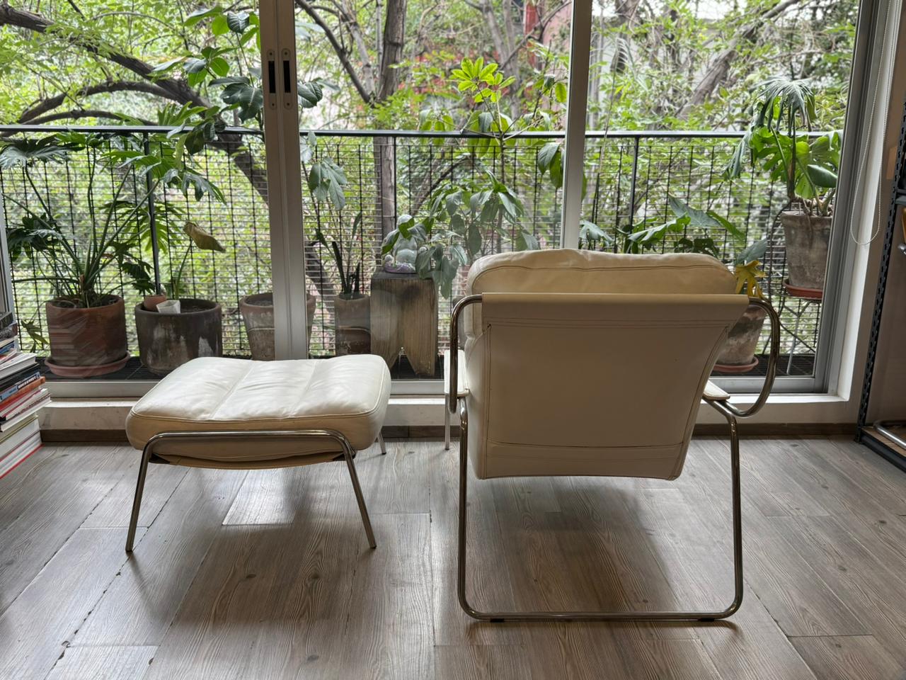 Maggiolina Lounge Chair               Zanotta