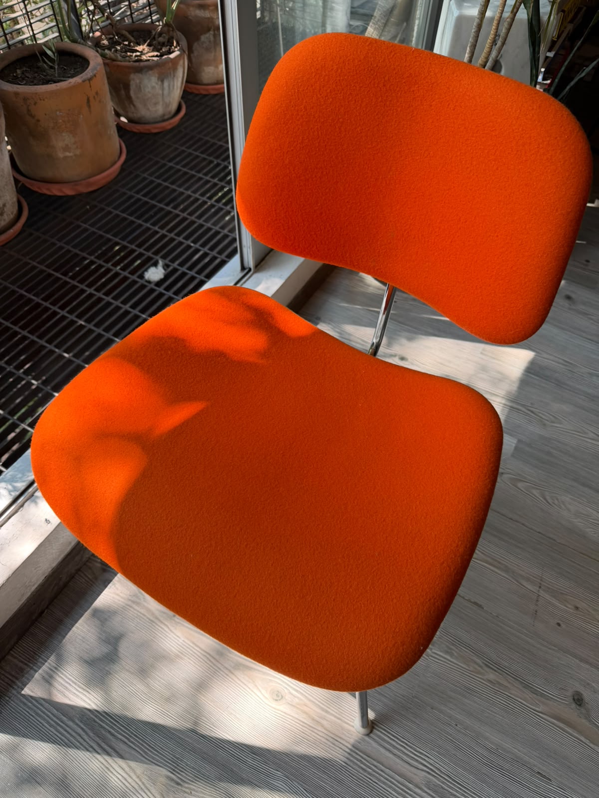 Eames DCM         Herman Miller