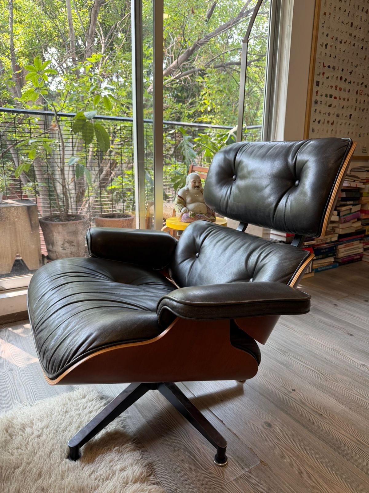 Eames Lounge & Ottoman       Herman Miller